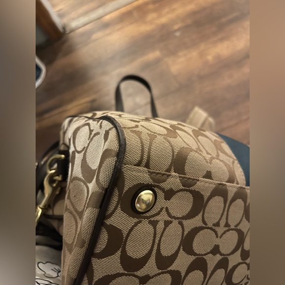 Coach Signature Stripe - Picture 3 of 7